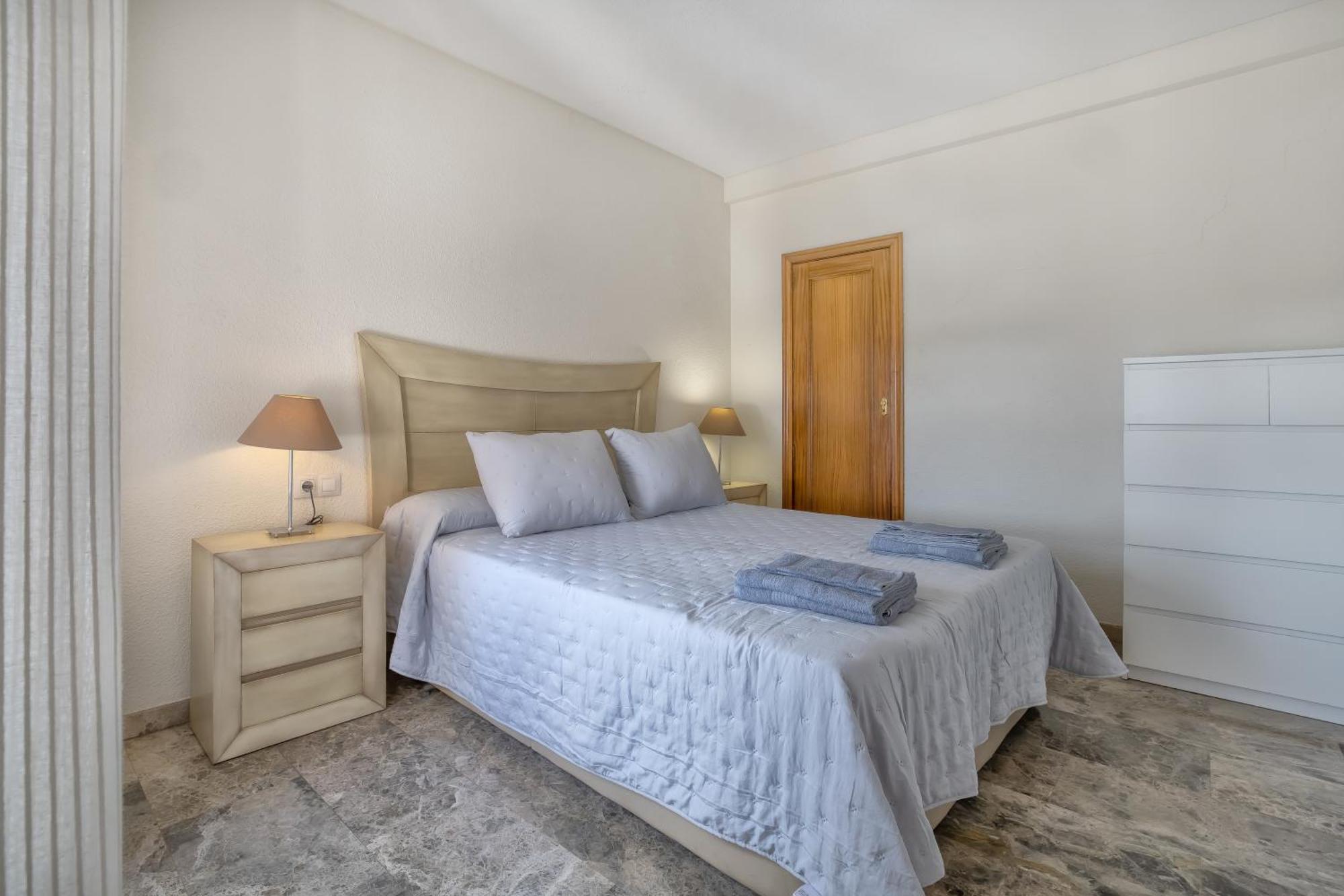R & T Cordoba Center Apartamentos - Parking Kültér fotó