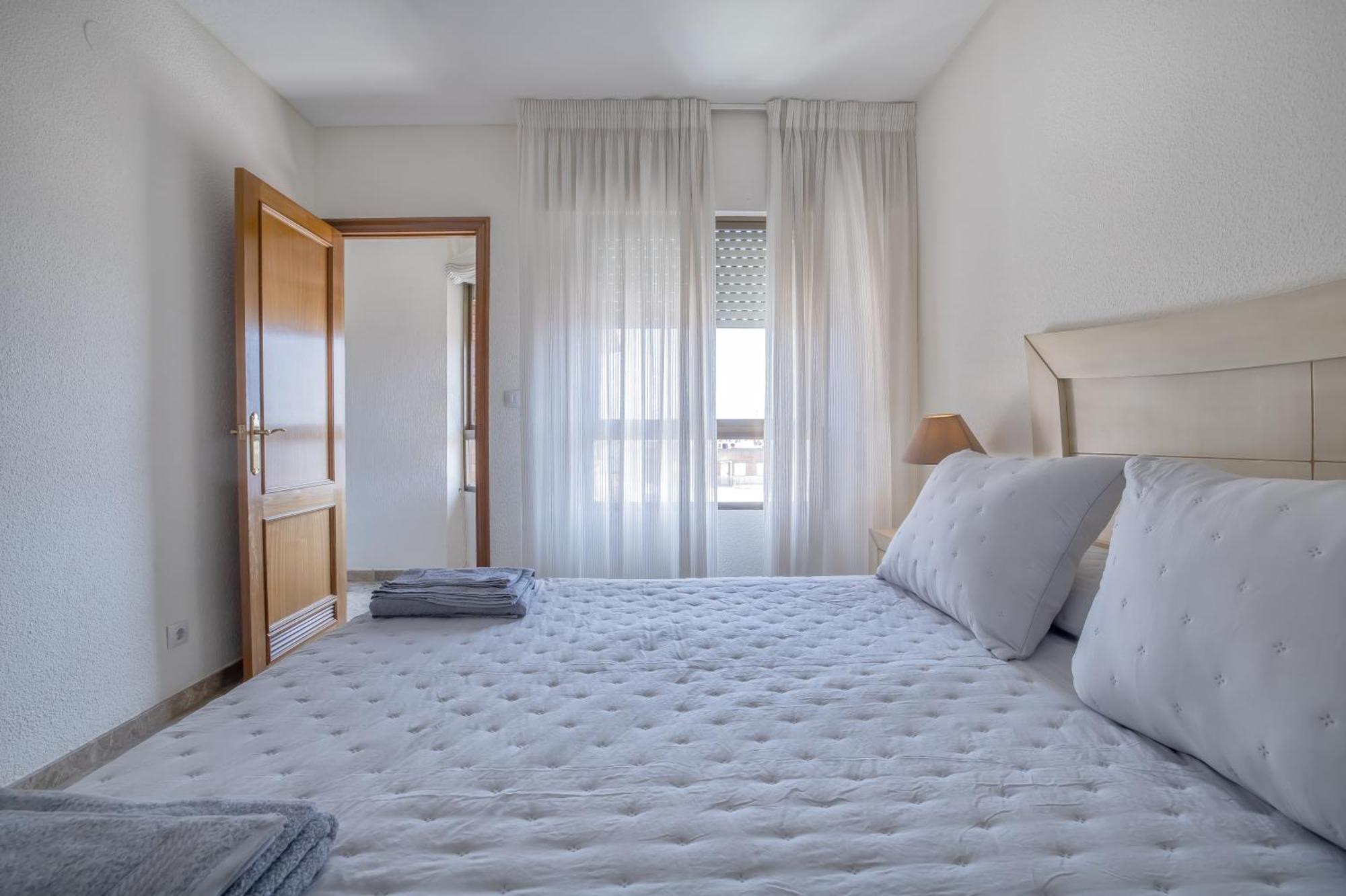 R & T Cordoba Center Apartamentos - Parking Kültér fotó