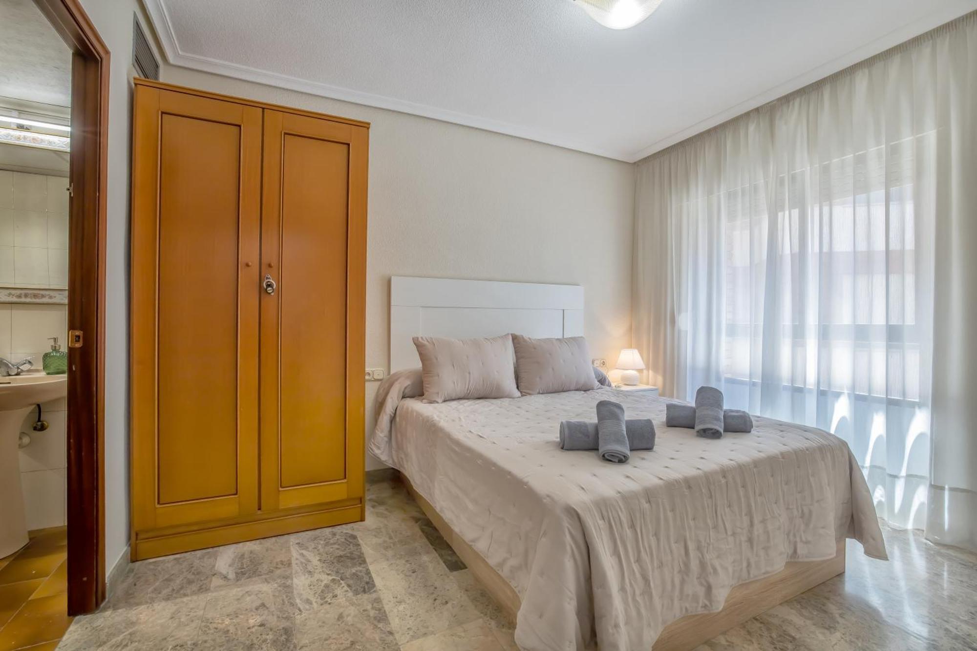 R & T Cordoba Center Apartamentos - Parking Kültér fotó