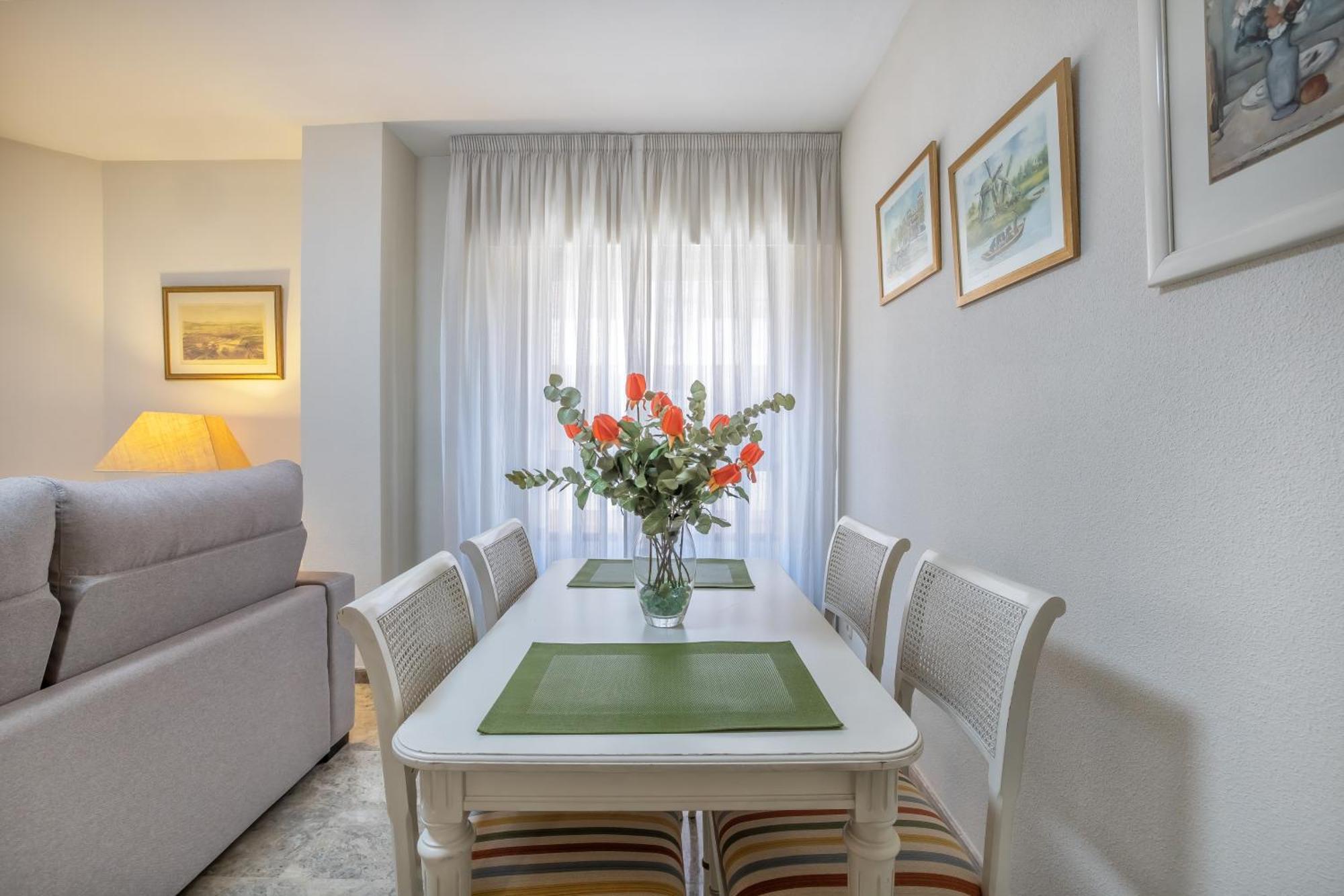 R & T Cordoba Center Apartamentos - Parking Kültér fotó